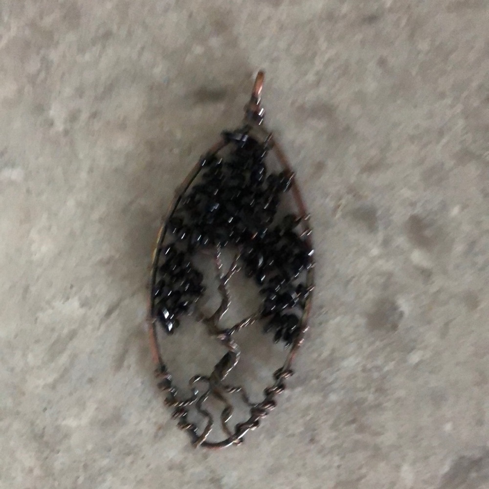 Black beaded tree of life pendant - New